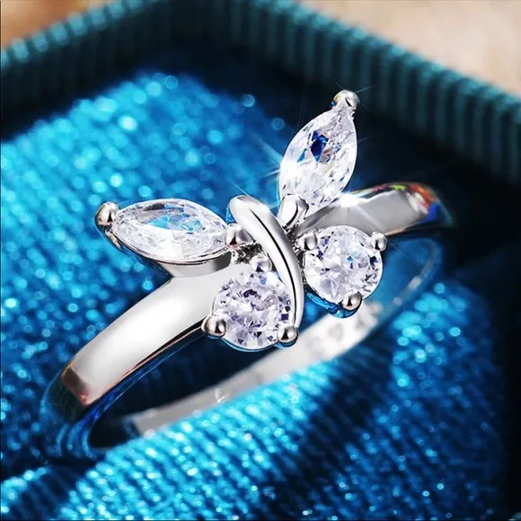 New Women’s 925 Silver Sweet Butterfly Diamond Ring 💍 - Picture 6 of 6